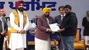 1300 नई बसें जल्दी ही खरीदेगी पंजाब सरकार:505 मिनी बसों को परमिट दिए, सीएम बोले-22 साल के युवा केंद्र ने बनाए पूर्व फौजी