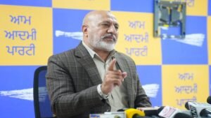 हरजिंदर सिंह धामी कहते हैं कि उन्हें अकाली दल का सिपाही होने पर गर्व है, जबकि उन्हें गुरु साहिब का सिपाही होना चाहिए: Baltej Pannu