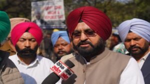 ‘दलित विरोधी कांग्रेस’ के खिलाफ ‘AAP’ ने पंजाब भर में किए विरोध प्रदर्शन, प्रताप बाजवा ने मंत्री ईटीओ पर की थी जातिवादी टिप्पणी