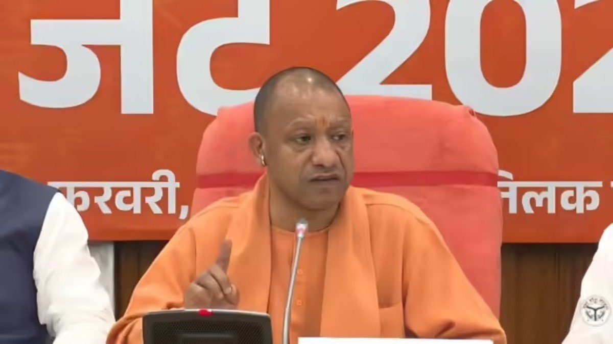 ‘वर्किंग महिलाओं के लिए हॉस्टल, छात्राओं को स्कूटी और युवाओं को रोजगार’, CM योगी ने बताई बजट की बड़ी बातें