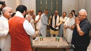 कैथल पहुंचे सीएम नायब सैनी:अमरनाथ भगत के निधन पर शोक प्रकट किया, परिवार से बातचीत की