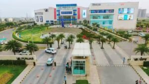 मोहाली का सबसे बड़ा मॉल अचानक बंद:कंपनी ने गेट पर पब्लिक नोटिस चिपकाया; 22 एकड़ में बना, अस्पताल बनाने की चर्चा