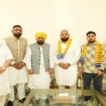 विश्व प्रसिद्ध कबड्डी खिलाड़ी संदीप लुधड़ अपने साथियों के साथ आप में शामिल