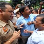 ई-20 के विरोध में 100 लोगों के साथ पीएम से मिलने जा रहे केजरीवाल को पुलिस ने रोका