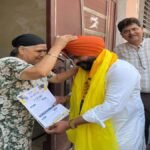 ‘मान दे मुनाफे’ मुहिम के तहत ‘आप’ विधायक घर-घर पहुंचे, पंजाबियों को सौंपा ‘गारंटी प्लस’ रिपोर्ट कार्ड