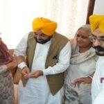 CM भगवंत सिंह मान ने धूरी से घर-घर जाकर शुरू की चुनाव प्रचार की मुहिम, ‘मान दा मुनाफ़ा’ को प्रचार का बनाया केंद्र